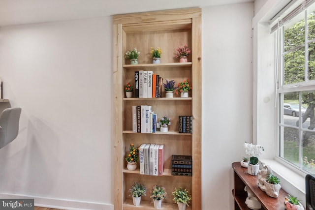 1707 Peach St, Upper Chichester, PA 19061 - detailed view of built in features