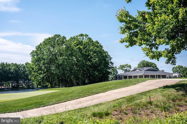 11204 Fawn Lake Pkwy, Spotsylvania, VA 22551 - view of property's community featuring a lawn