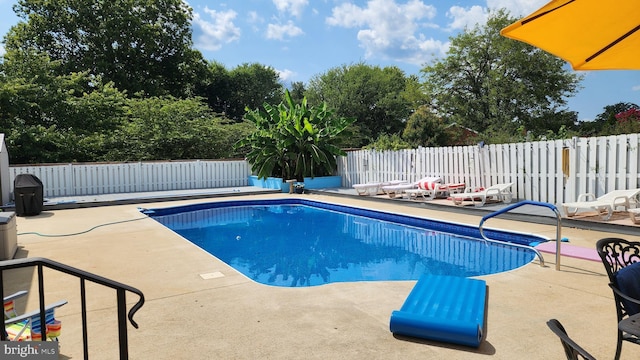 6012 Brookland Rd, Alexandria, VA 22310 - view of pool with a patio area and a fenced backyard