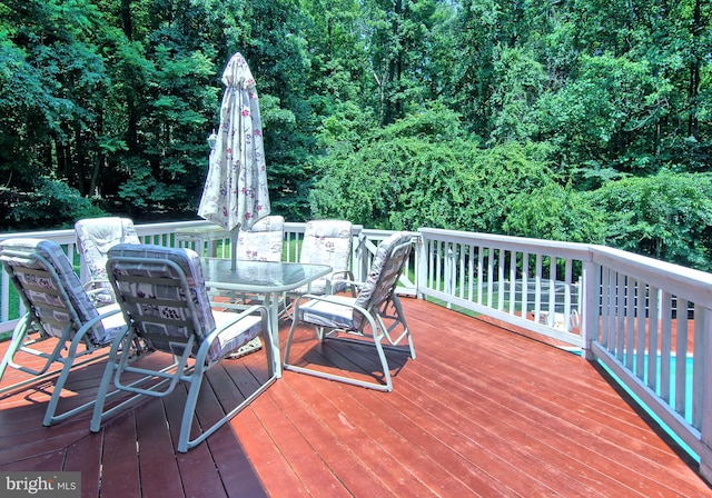 300 Bonnie Meadow Cir, Reisterstown, MD 21136 - wooden deck with outdoor dining space