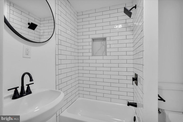 906 N 4th St, Camden, NJ 08102 - full bath featuring a sink and bathing tub / shower combination
