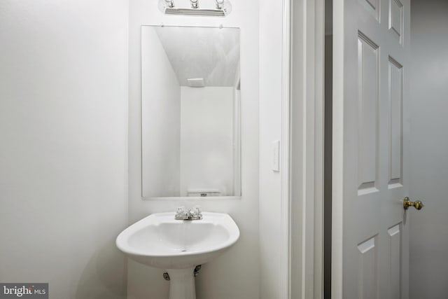 34 Ingate Ter Unit 4410, Halethorpe, MD 21227 - bathroom featuring a sink