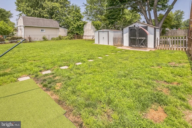 3 Cawdor Ln, New Castle, DE 19720 - fenced backyard with a storage unit