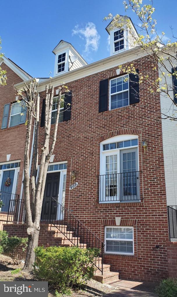 909 Crestfield Dr, Rockville, MD 20850 - view of front of house with brick siding