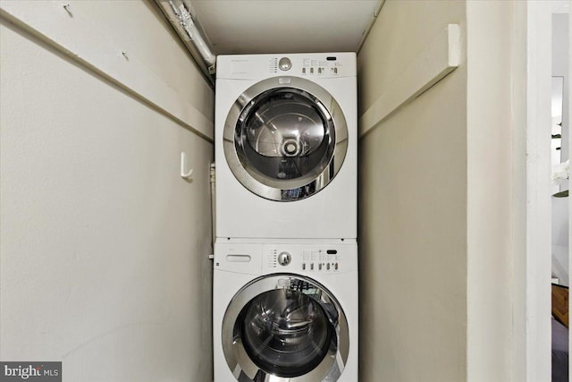 3504 Martha Custis Dr Unit 315, Alexandria, VA 22302 - laundry room with stacked washing machine and dryer