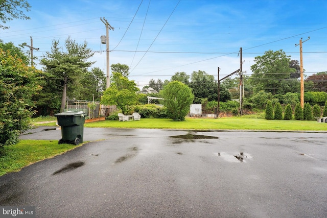 575 Wanamaker Rd, Jenkintown, PA 19046 - view of asphalt road