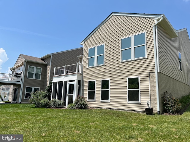 201 Denison St, Fredericksburg, VA 22406 - back of house with a balcony and a yard