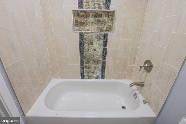 604 E 31st St, Baltimore, MD 21218 - full bath with shower / tub combination