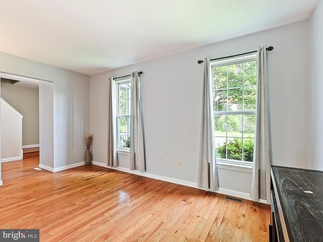 1035 Deerfield Cir, Perkasie, PA 18944 - spare room with light wood-type flooring