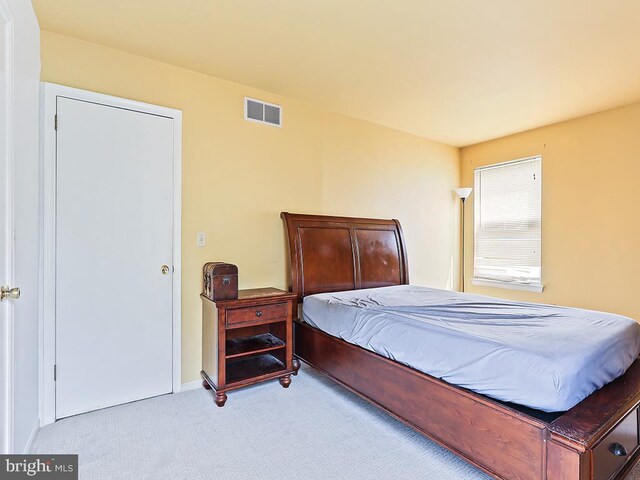 1035 Deerfield Cir, Perkasie, PA 18944 - bedroom featuring carpet floors and baseboards