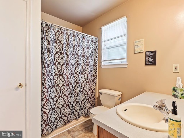 1035 Deerfield Cir, Perkasie, PA 18944 - full bathroom featuring vanity and a shower with curtain