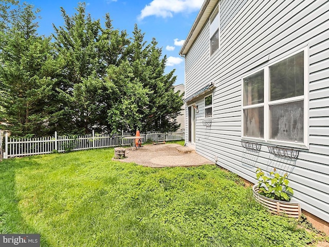 1035 Deerfield Cir, Perkasie, PA 18944 - view of yard featuring a patio