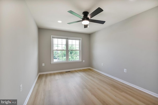 982 Branch Dr, Herndon, VA 20170 - empty room featuring light wood-style floors, ceiling fan, and recessed lighting