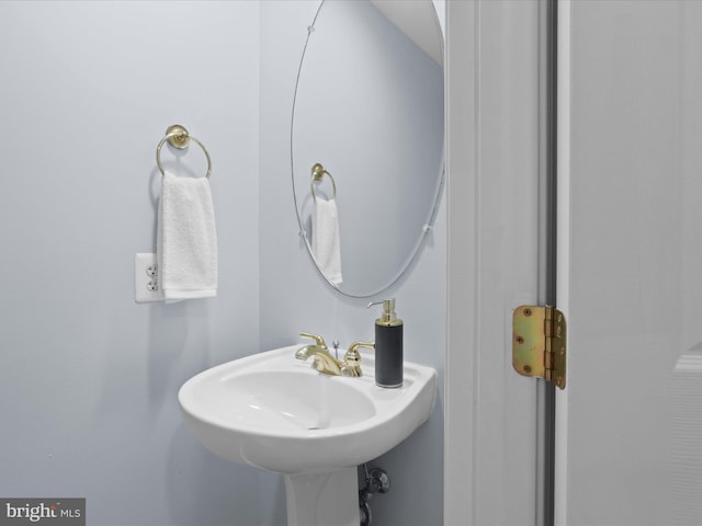 1473 Northern Neck Dr, Vienna, VA 22182 - bathroom featuring a sink
