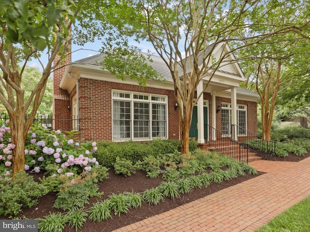 1473 Northern Neck Dr, Vienna, VA 22182 - view of front of home featuring brick siding