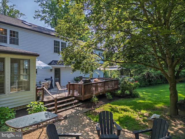 1032 N New St, West Chester, PA 19380 - view of grassy yard with a wooden deck