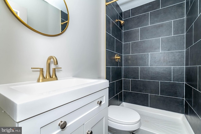 43 Vernon Ct, Sicklerville, NJ 08081 - full bath with tiled shower and vanity