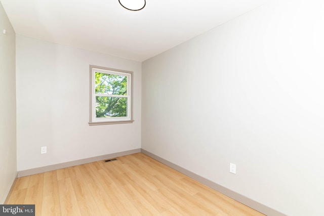 43 Vernon Ct, Sicklerville, NJ 08081 - unfurnished room with wood finished floors and baseboards
