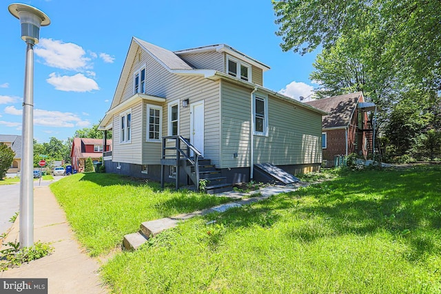 4001 Ridgecroft Rd, Baltimore, MD 21206 - view of side of home featuring a lawn