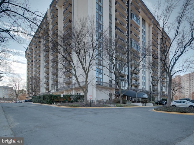 5300 Holmes Run Pkwy Unit 709, Alexandria, VA 22304 - view of apartment building / complex