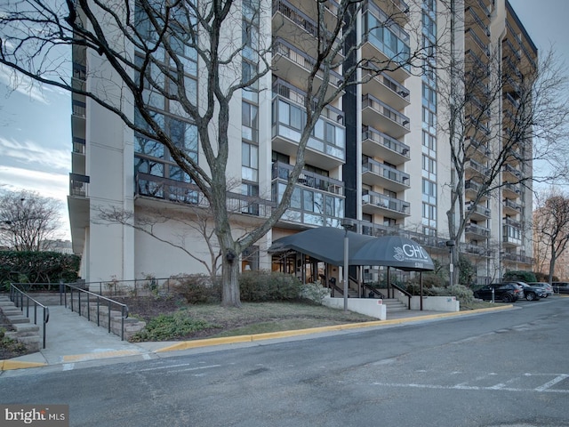 5300 Holmes Run Pkwy Unit 709, Alexandria, VA 22304 - view of apartment building / complex