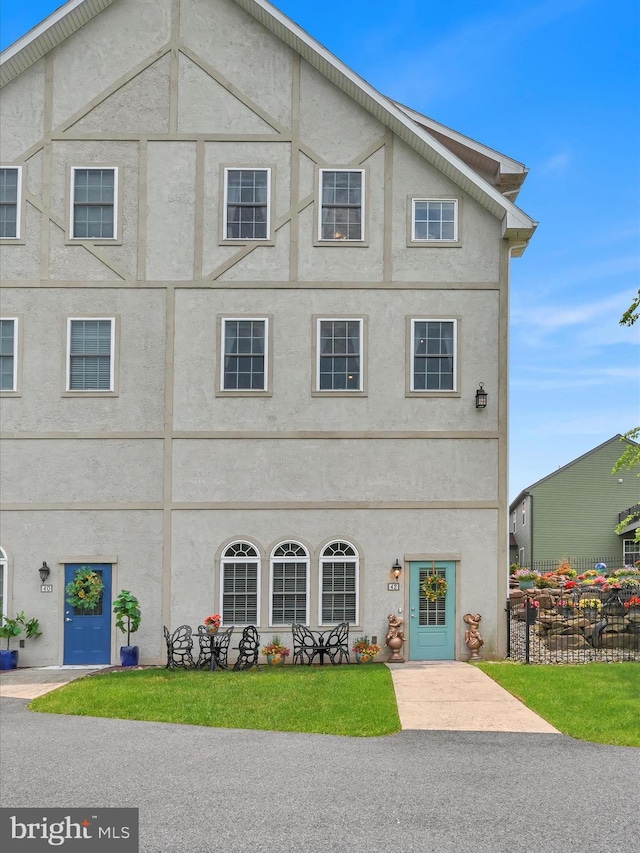 42 Bissenden Way, Reinholds, PA 17569 - view of front of house with stucco siding