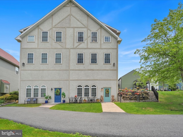 42 Bissenden Way, Reinholds, PA 17569 - view of property with a front yard and stucco siding