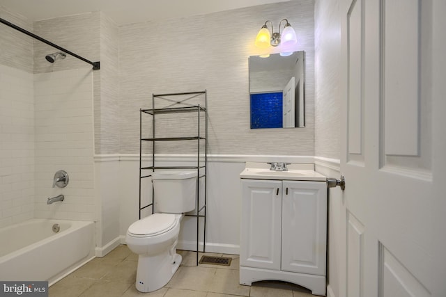 2557 W Baltimore St, Baltimore, MD 21223 - full bath featuring tile patterned floors, vanity, and shower / bathtub combination