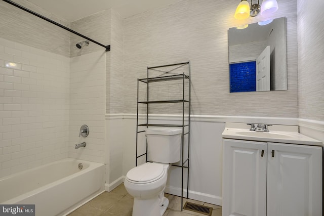 2557 W Baltimore St, Baltimore, MD 21223 - full bathroom featuring shower / washtub combination, vanity, and tile patterned floors
