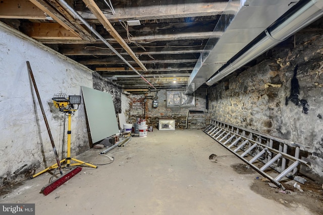 2557 W Baltimore St, Baltimore, MD 21223 - unfinished below grade area featuring gas meter