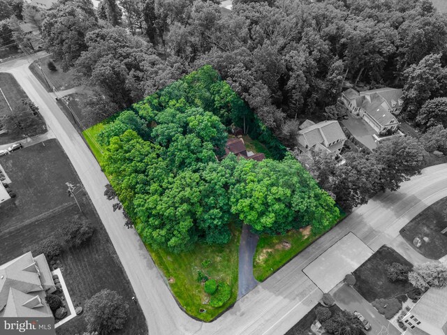 7 Forest Ln, Carlisle, PA 17015 - aerial view of property and surrounding area featuring property parcel outlined