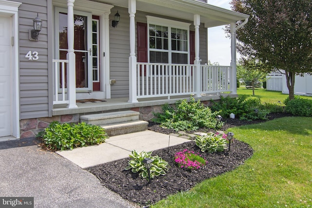 43 Oak Crest Ct, Hanover, PA 17331 - entrance to property with a porch and a yard