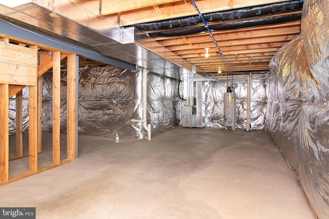 43 Oak Crest Ct, Hanover, PA 17331 - unfinished below grade area with water heater