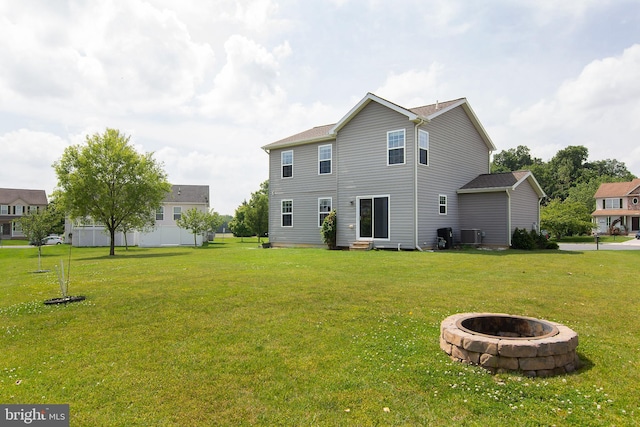 43 Oak Crest Ct, Hanover, PA 17331 - back of house with an outdoor fire pit and a lawn