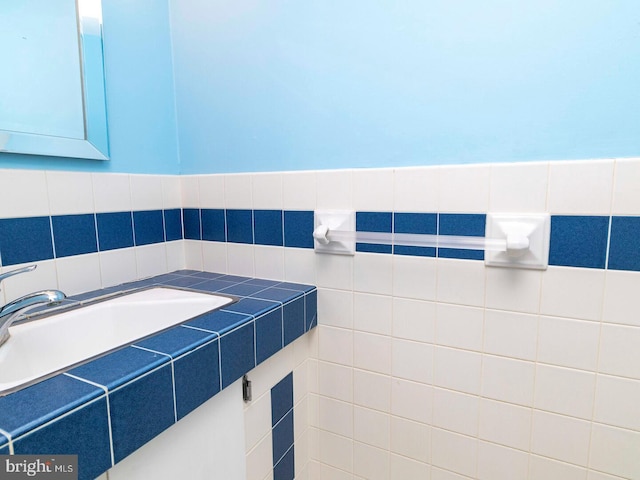 2868 Senak Rd, Abington, PA 19001 - bathroom featuring a sink