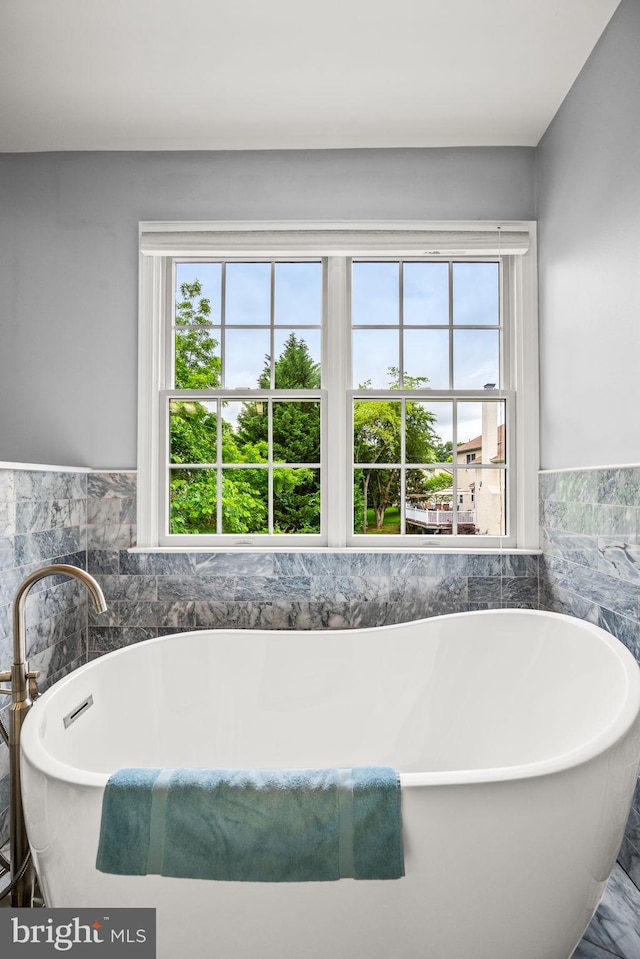 1 Ralph Marsh Dr, Glen Mills, PA 19342 - full bath with a soaking tub