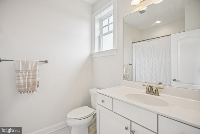 41550 Hepatica Ct, Ashburn, VA 20148 - full bathroom with vanity and a shower with curtain