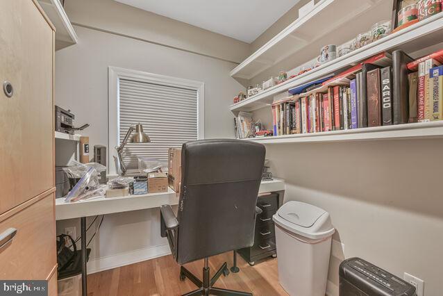 32 Hamilton Terrace Dr, Hamilton, VA 20158 - office featuring wood finished floors