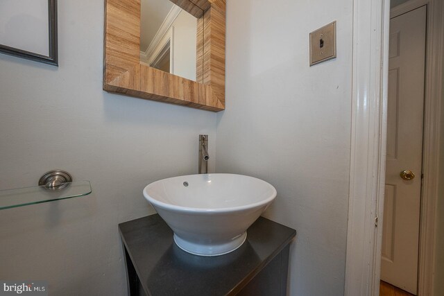 840 Old State Rd, Berwyn, PA 19312 - bathroom with a sink