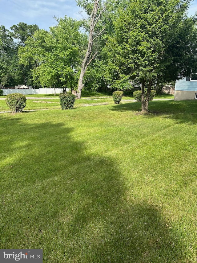 7935 Freetown Rd, Glen Burnie, MD 21060 - view of yard