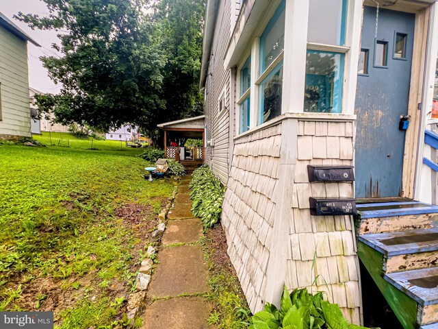430 Bayard St, Kane, PA 16735 - view of side of property with a yard