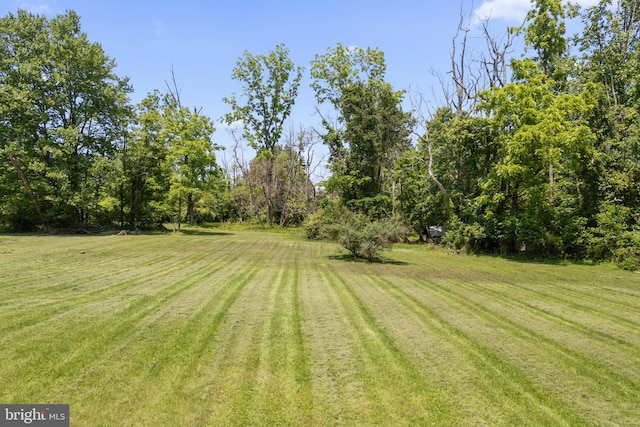 2397 Hill Rd, Perkiomenville, PA 18074 - view of green lawn