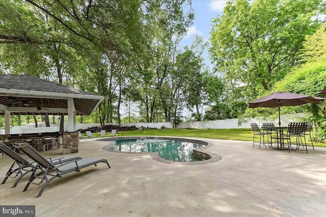 136 Schoolhouse Ln, Glen Mills, PA 19342 - view of swimming pool featuring a fenced backyard, a patio, and ceiling fan