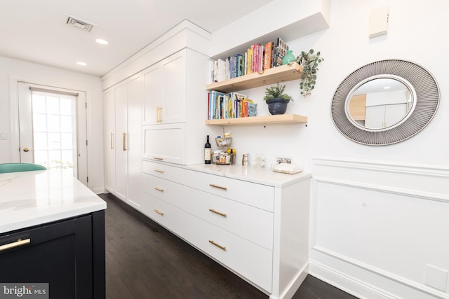 216 Christian St Unit E, Philadelphia, PA 19147 - detailed view of wood finished floors, recessed lighting, and a dry bar