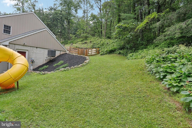 1442 Peacock Ln, Hellertown, PA 18055 - view of grassy yard