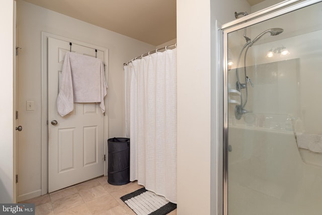 55 Hamlet Cir, Mechanicsburg, PA 17050 - full bath with a shower with shower curtain