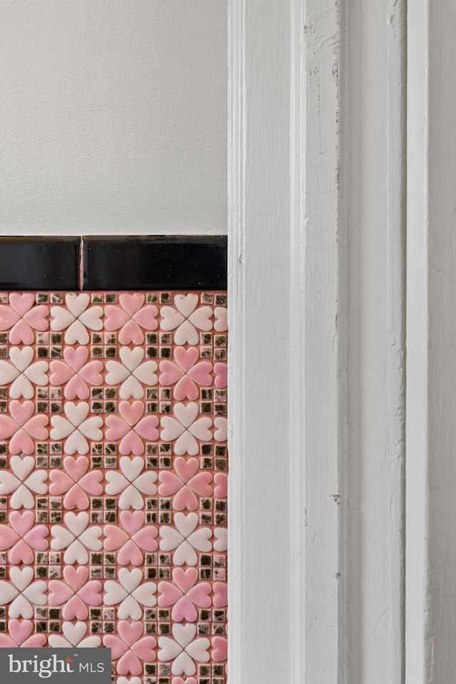828 Mercer St, Philadelphia, PA 19125 - detailed view