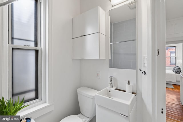 828 Mercer St, Philadelphia, PA 19125 - bathroom featuring toilet and connected bathroom
