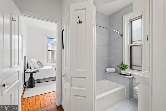 828 Mercer St, Philadelphia, PA 19125 - ensuite bathroom with washtub / shower combination and toilet