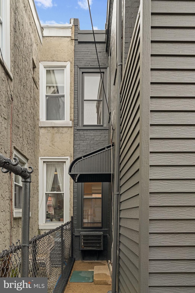 828 Mercer St, Philadelphia, PA 19125 - back of house